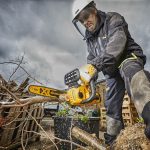 DeWalt DCMCS565N 18v XR Brushless Chainsaw 30cm Bar Body Only - Image 4